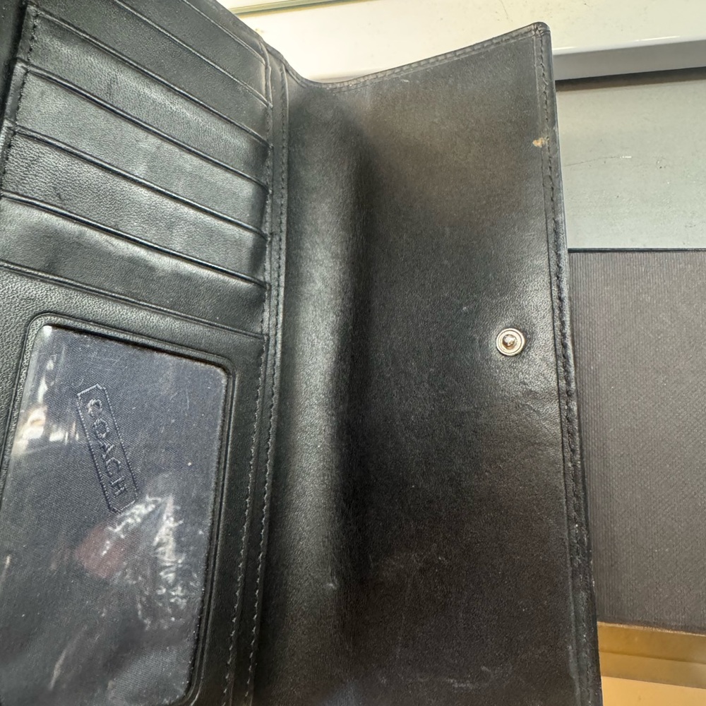 Vintage Coach Women's Black Signature wallet - Picture 5 of 5